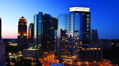 atlanta stay and park hotels.